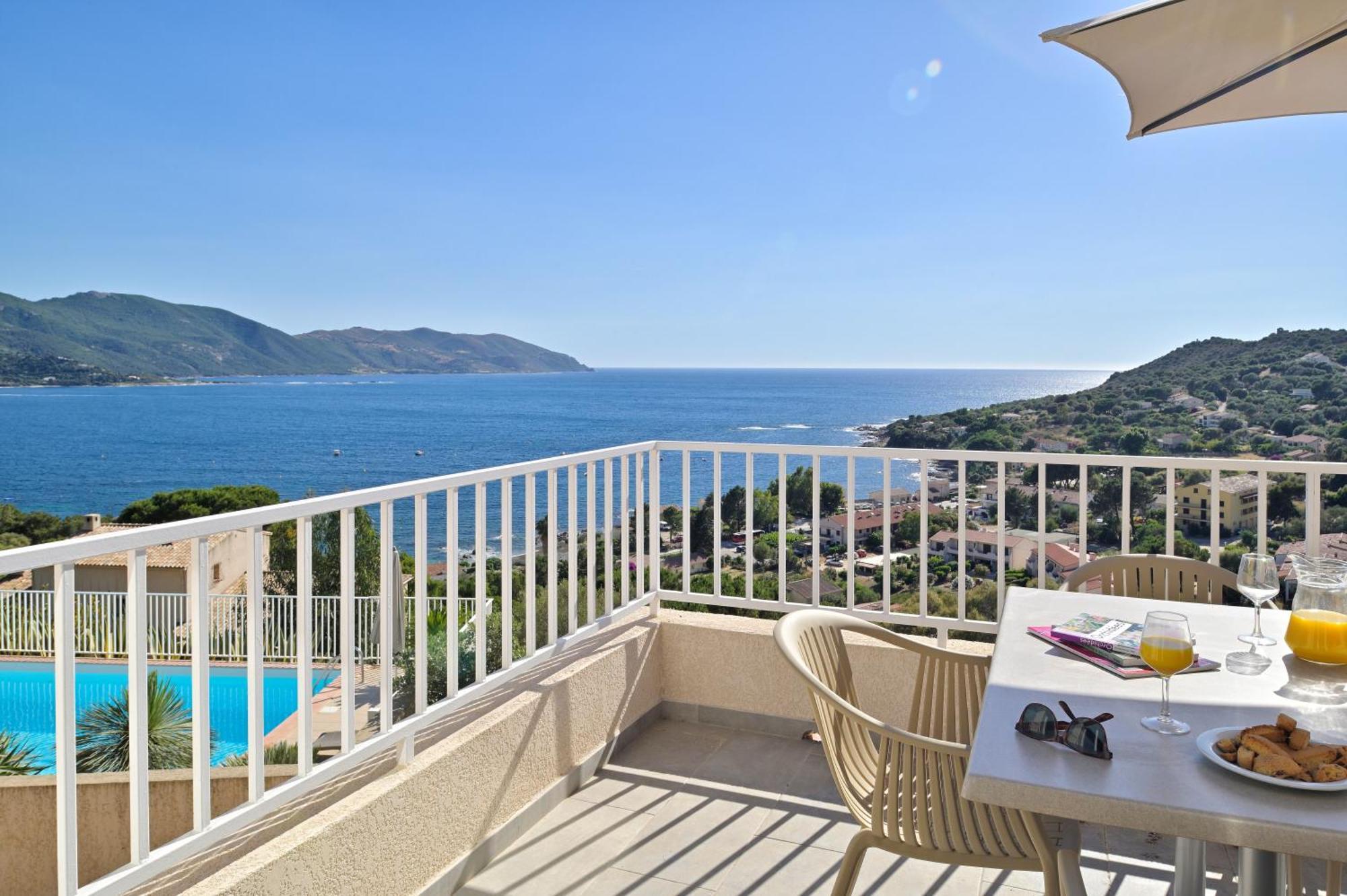 Residence Roc E Mare Тіучча Екстер'єр фото